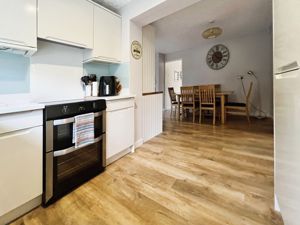 Kitchen breakfast room- click for photo gallery